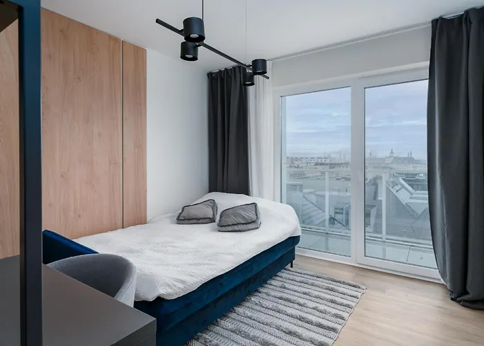 Nice View Apartment, Free Underground Parking, City Square 6 Min